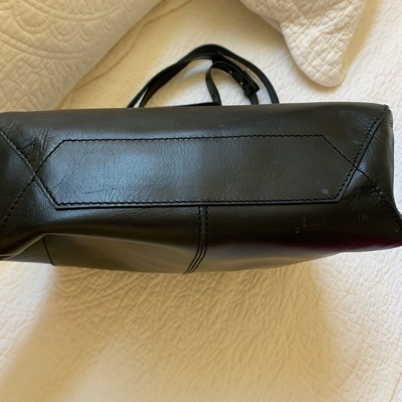 Urban Outfitters leather bucket crossbody - Picture 5 of 7